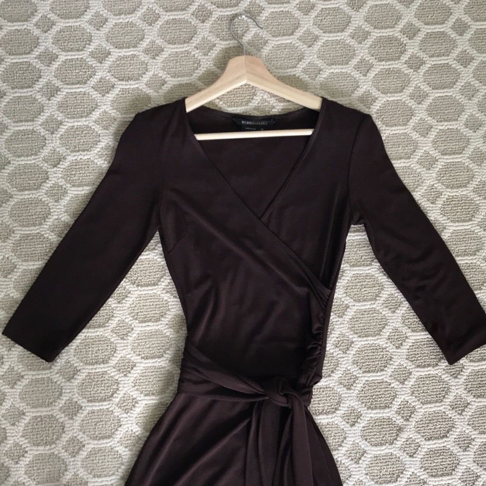 BCBG XS Brown 3/4 sleeve faux wrap dress